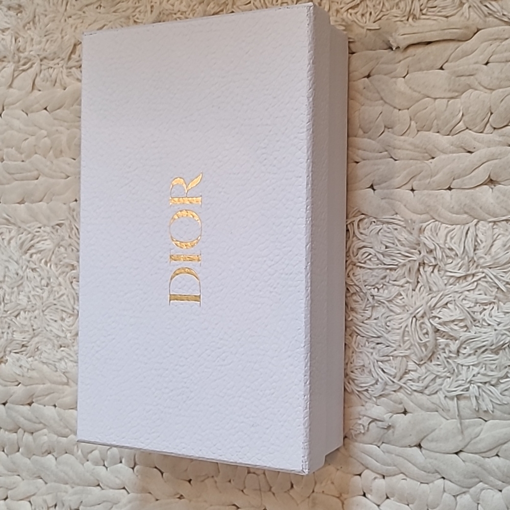 Dior box